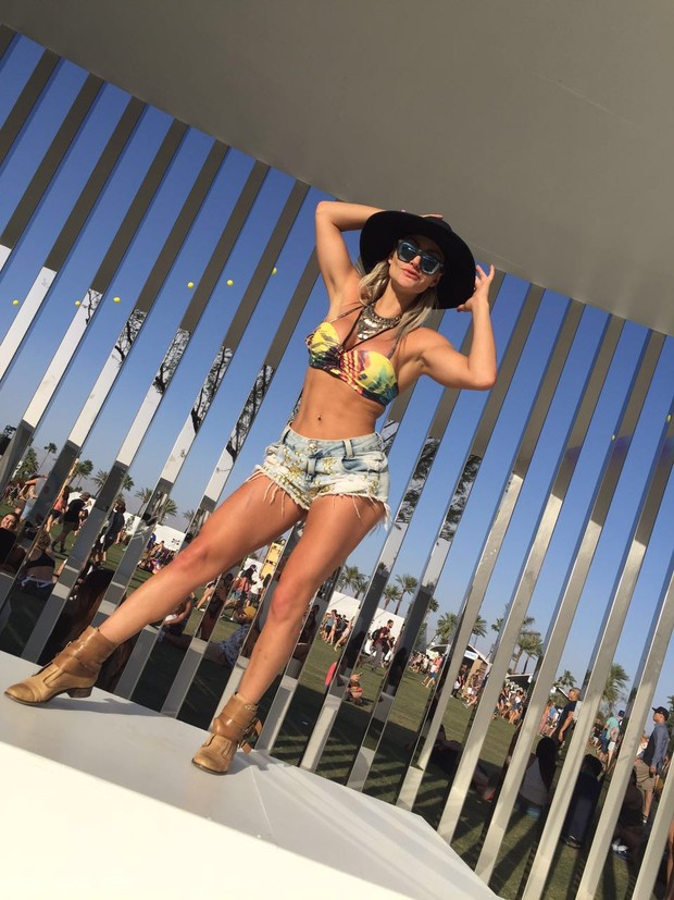 Laura Keller no Coachella (Crédito: Divulglação)