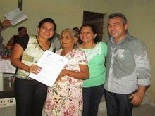 Prefeito Capote regulariza situação dos moradores do bairro Corujal