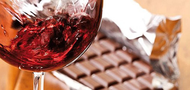 Cientistas afirmam que dieta a base de chocolate e vinho é saudável