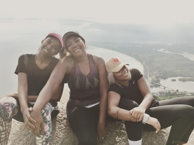 Ludmilla com a família (Crédito: Reprodução)