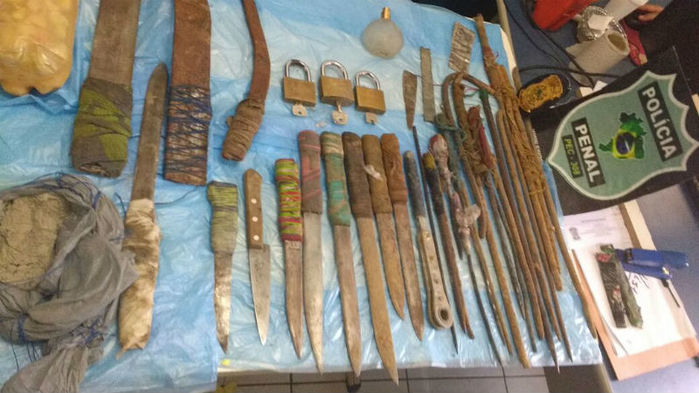 Armas apreendidas na Casa de Custódia em Teresina