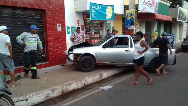 Homem com sinais de embriaguez provoca acidente em José de Freitas (Crédito: Reprodução)