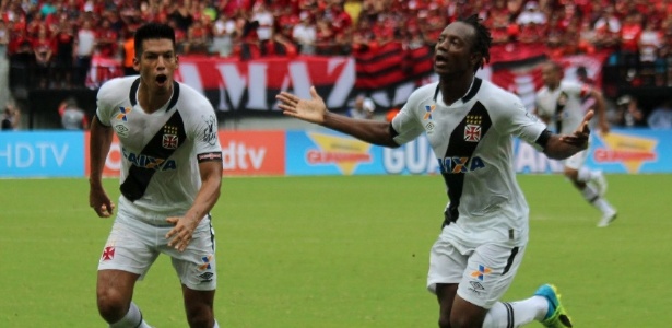 Andrezinho comemora o seu gol pelo Vasco contra o Flamengo na semifinal do Carioca