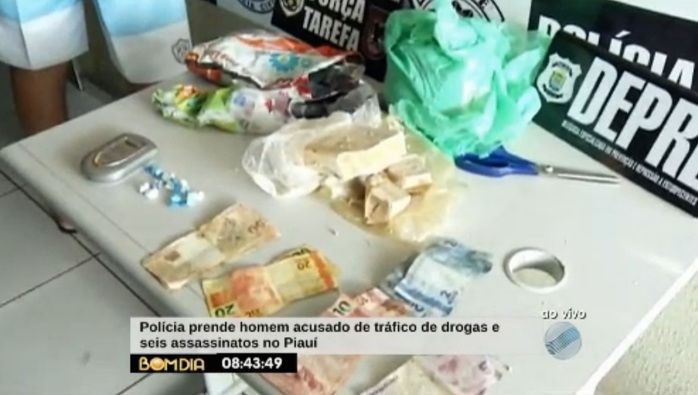 Material encontrado na residência do criminoso (Crédito: Reprodução/TV Meio Norte)
