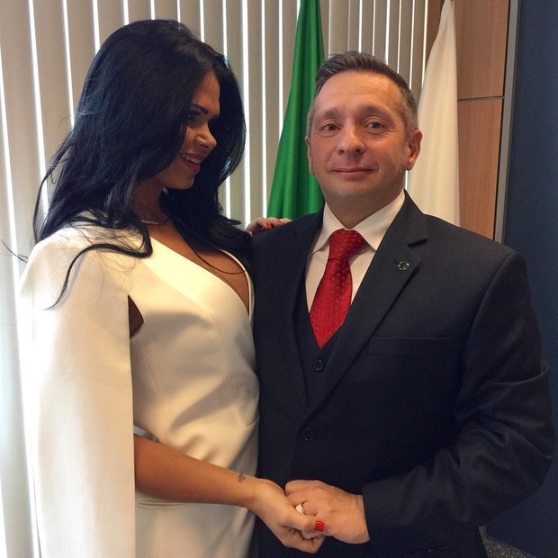 Milena e Alessandro Teixeira, novo ministro do Turismo (Crédito: Divulgação)