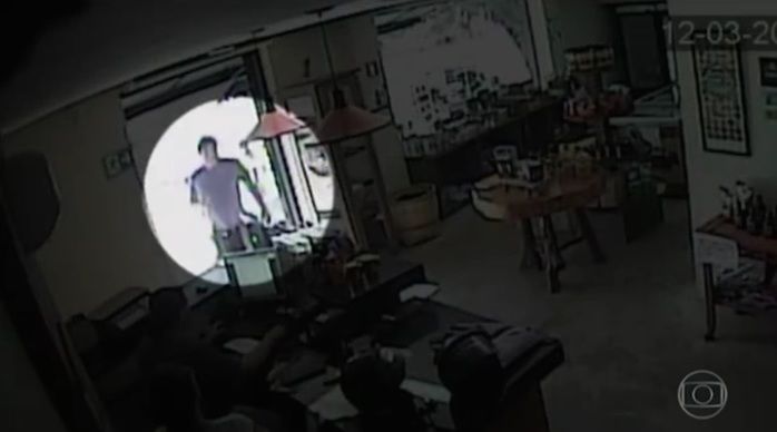 Empresário estava em bar antes do ocorrido (Crédito: Reprodução)