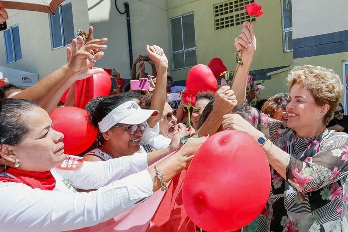 Dilma durante entrega de casas (Crédito: Agência Brasil )