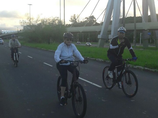 Presidente pedalando em Porto Alegre (Crédito: Reprodução)