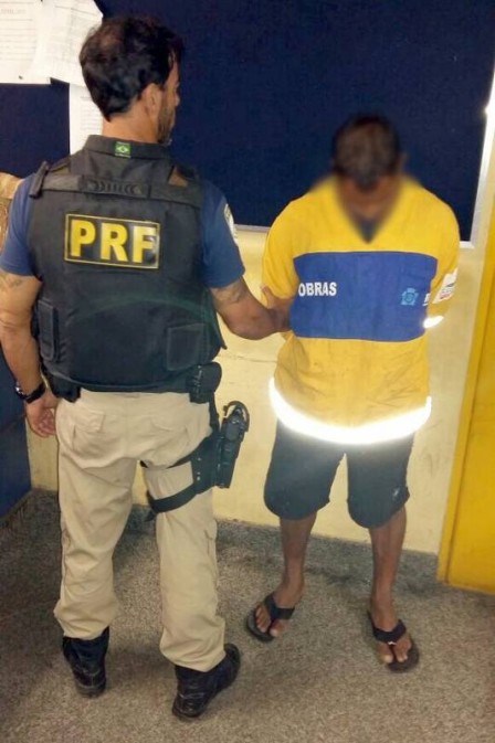 PRF prendeu suspeito usando uniforme