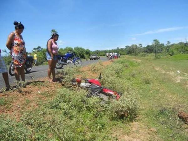 Acidente deixe três feridos (Crédito: Reprodução)