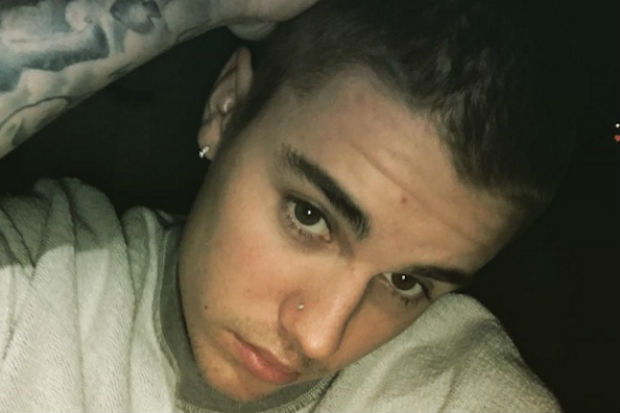 Justin Bieber adota cabelo raspado e divide opiniões na web