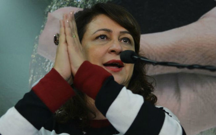 Ministra recorreu às redes sociais para dizer que não pretende deixar o governo Dilma Rousseff