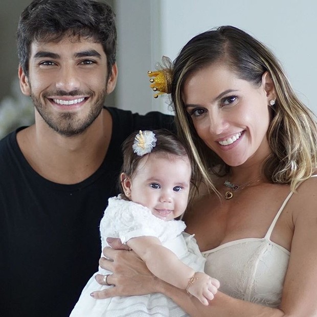 Deborah Secco, Hugo e Maria Flor (Crédito: Reprodução)