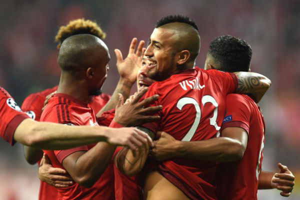 Arturo Vidal comemora gol contra o Benfica (Crédito: Reprodução)