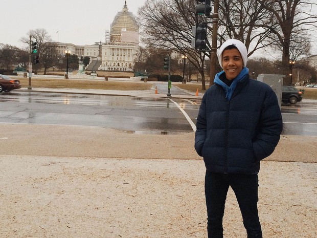 Arthur Abrantes, 18 anos, em Washington, nos EUA, durante o programa Jovens Embaixadores (Crédito: Arquivo pessoal)