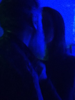 Laercio trocou beijos com morena em festa (Crédito: Reprodução)