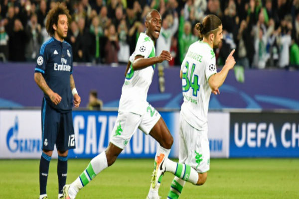 Jogadores do Wolfsburg comemoram gol diante do Real Madrid (Crédito: Reuters)