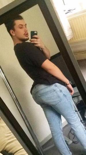 Rapaz colocou silicone no bumbum (Crédito: Reprodução)