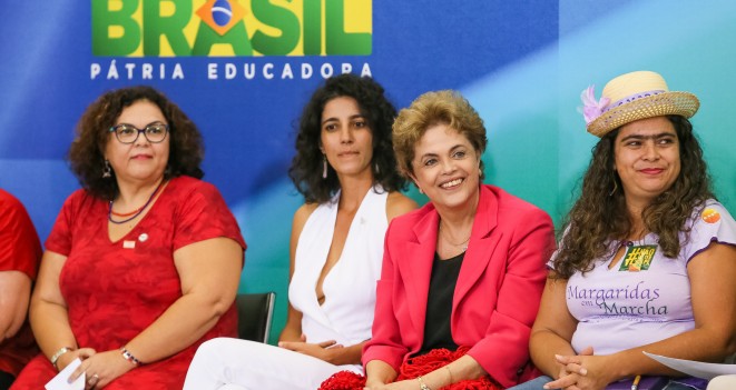 Dilma Rousseff, durante um ato de "mulheres em defesa da democracia" no Palácio do Planalto