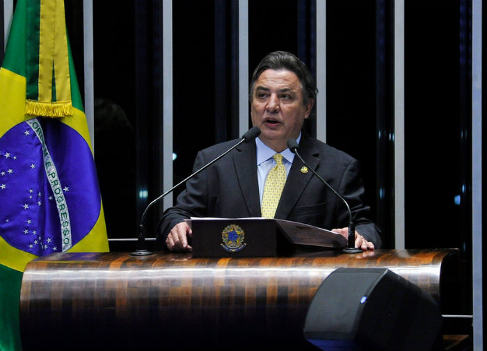 Zezé Perrela (PTB-MG)