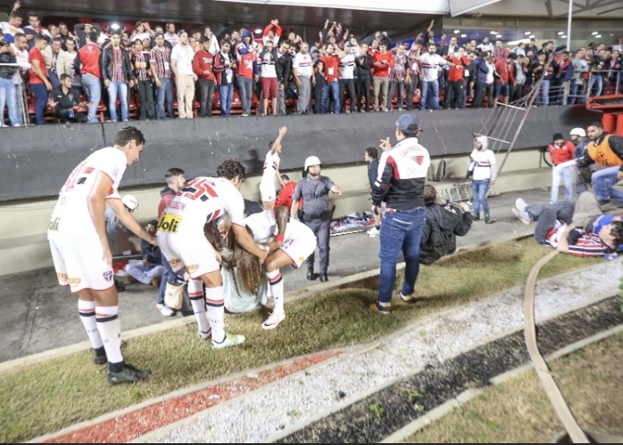 Acidente deixou torcedores feridos no Morumbi