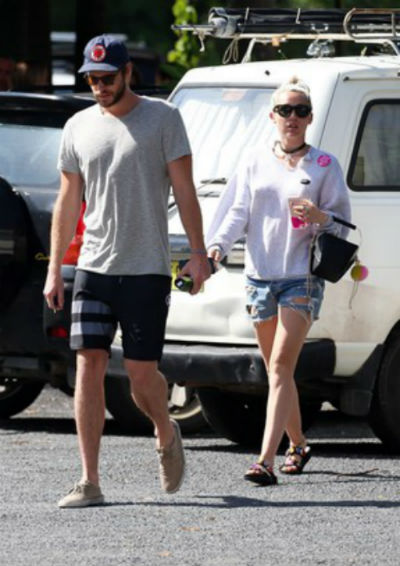 Liam Hemsworth e Miley Cyrus (Crédito: AKM-GSI Brasil)