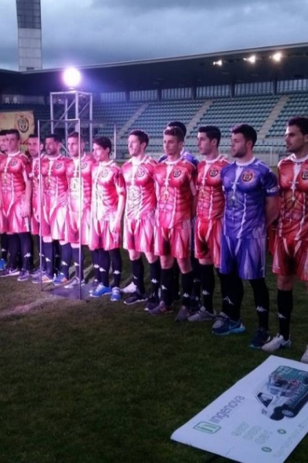 Time da Espanha lança uniforme inusitado (Crédito: Reprodução)