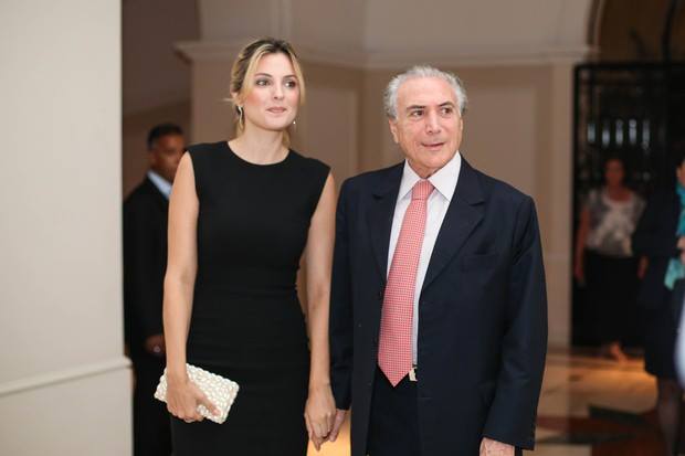 Marcela ao lado do marido, Michel Termer