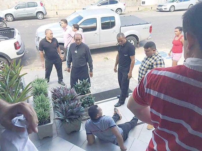 Policial foi baleado no no bairro São Cristóvão