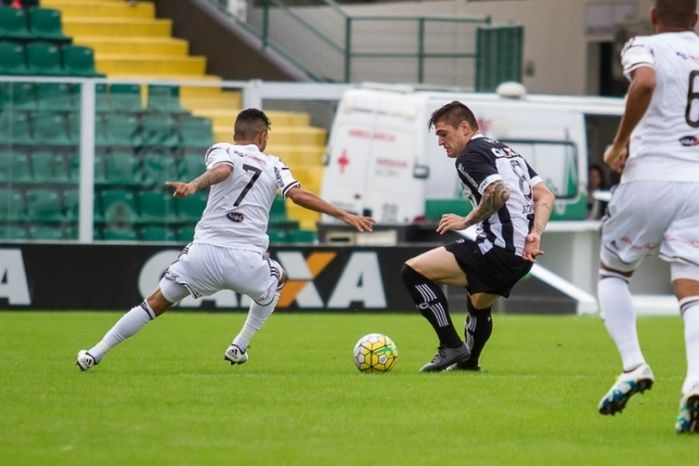 Figueirense e Ponte Preta (Crédito: Reprodução)