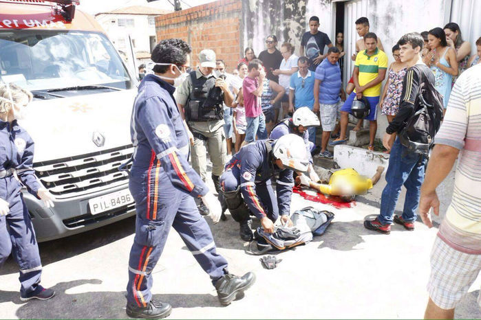 Idoso baleado na zona Sudeste (Crédito: Efrém Ribeiro)