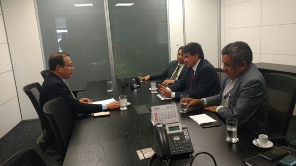 Wellington Dias durante reunião