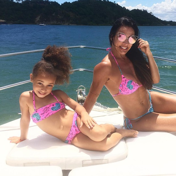 Scheila e a filha de 5 anos (Crédito: Reprodução)