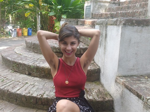 A estudante Thaís Cordeiro garante: não se sente constrangida com os olhares