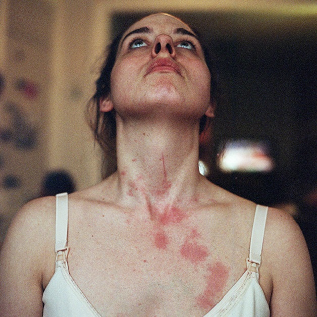 Mãe cria série poderosa sobre sua experiência com a maternidade (Crédito: Reprodução)