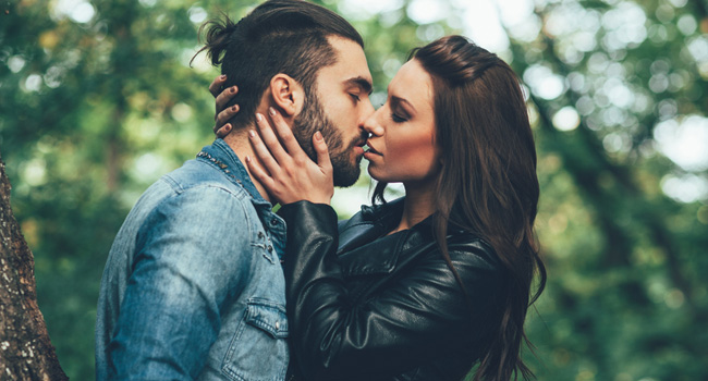Beijar de olhos fechados é algo praticamente instintivo