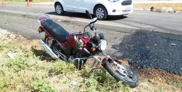 Colisão com veículo deixa motociclista morto em Picos 2 Motocicleta envolvida em acidente (Crédito: Reprodução)