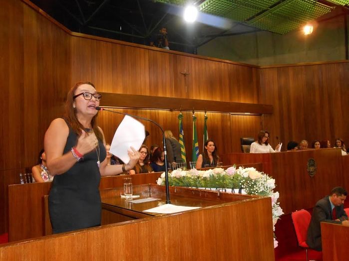 Deputada Flora Izabel