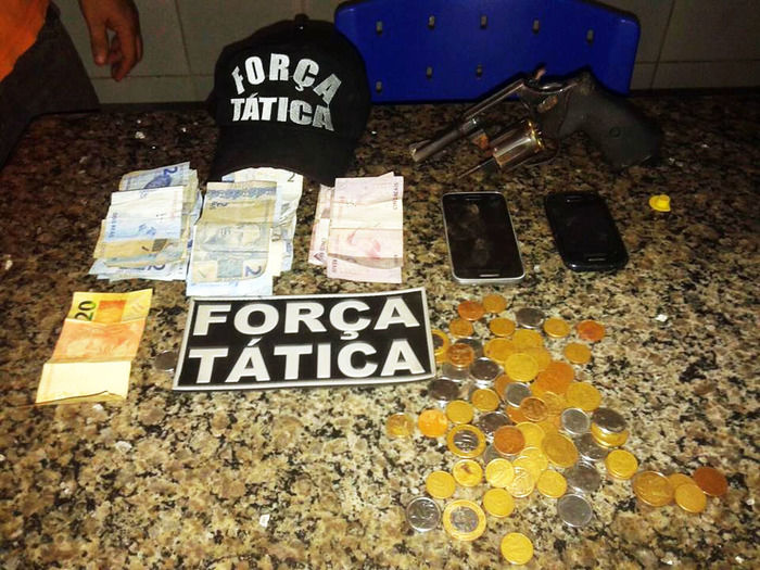 Menor apreendido após roubo (Crédito: Reprodução)