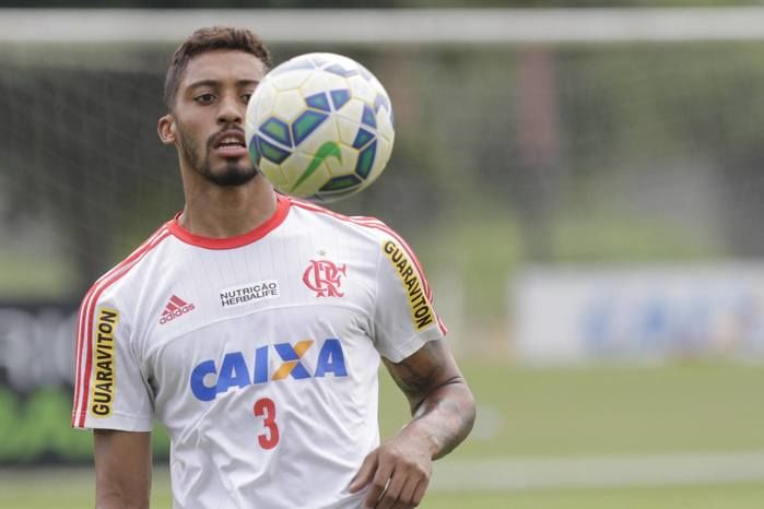 Zagueiro César Martins