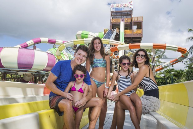 Rodrigo Faro com a família (Crédito: Divulgação)