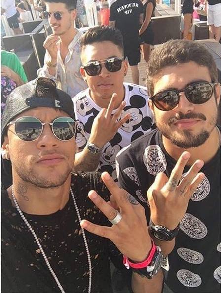 Neymar e amigos (Crédito: Reprodução)