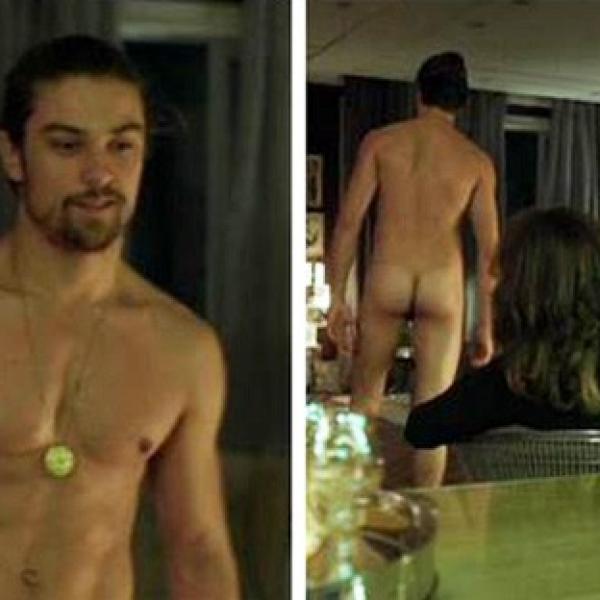 Raphael Sander em cena de nudez em "Verdades Secretas"