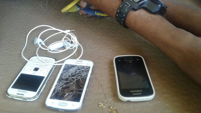 Jovens com tornozeleira eletrônica são presos após arrastão (Crédito: Reprodução)