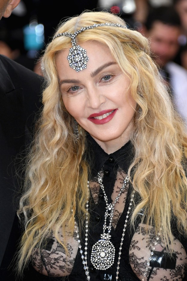 Diva do pop causou polêmica com seu look (Crédito: Divulgação)