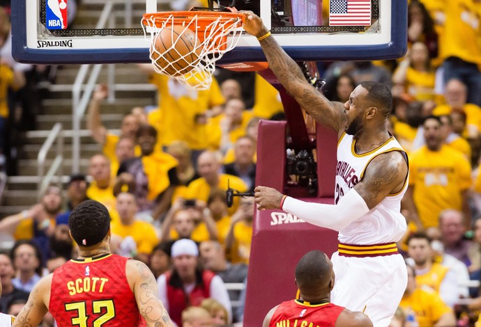 Para muitos, LeBron James é o melhor jogador da atualidade. Ele tem dois títulos da NBA e quatro troféus de MVP da temporada e dois das finais (Crédito: Getty)