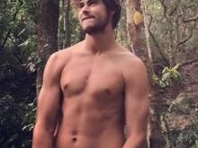 Rafael Vitti divulga suposta nude e fãs comentam na web