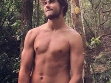 Rafael Vitti divulga suposta nude e fãs comentam na web