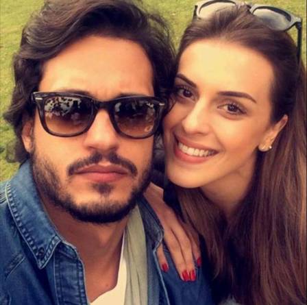 Raphael Vianna e a ex-BBB Angela Munhoz assumem romance (Crédito: Reprodução)
