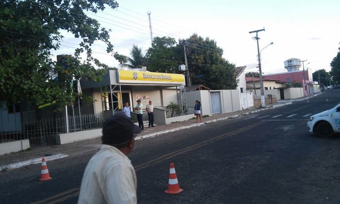 Bandidos assaltam Banco do Brasil de Castelo do Piauí